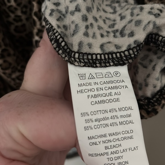 Michael Kors Women’s Plus Size Animal Print Leopard Top, 2X - Picture 3 of 6